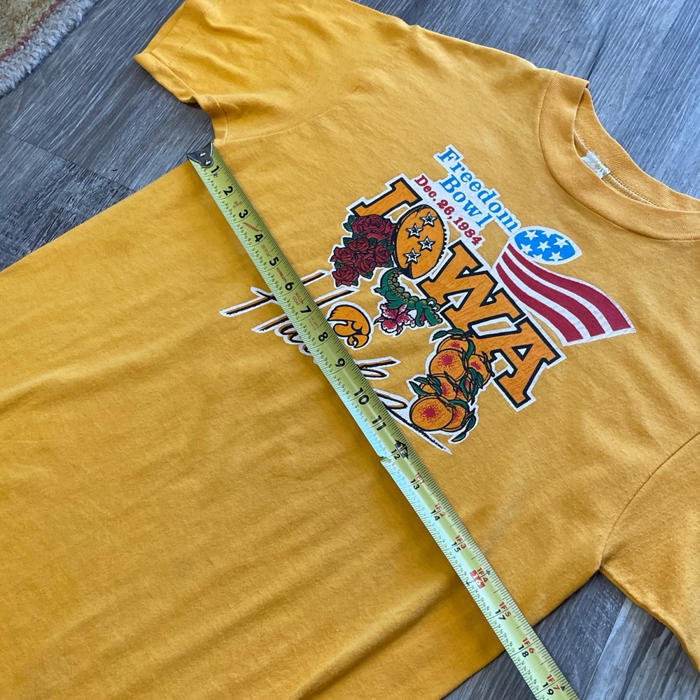 Vintage 1984 Freedom Bowl College Football Iowa Hawks Single Stitch T-Shirt Med - Picture 11 of 12